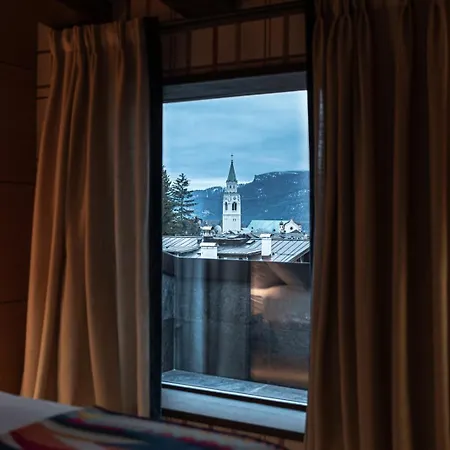 Eight Cortina Hotel Cortina d'Ampezzo Exterior photo